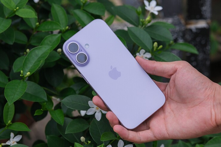 iPhone 17